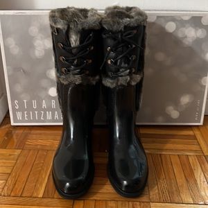 NWT Stuart Weizmann faux-fur trimmed rain boots. Size 7